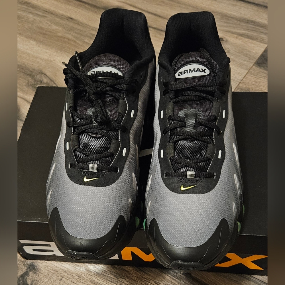 Nike Air Max Men's Black and Gray Sneakers